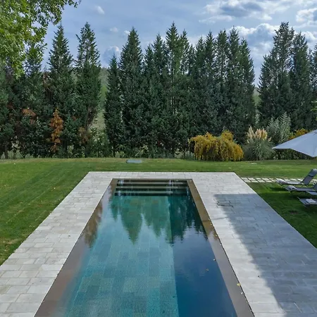 Restful In With Swimming Pool *
