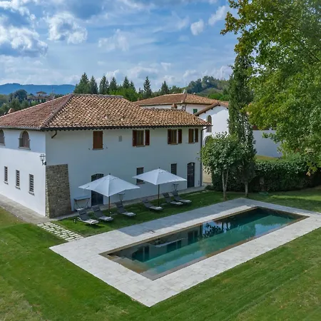 Holiday home Restful In With Swimming Pool