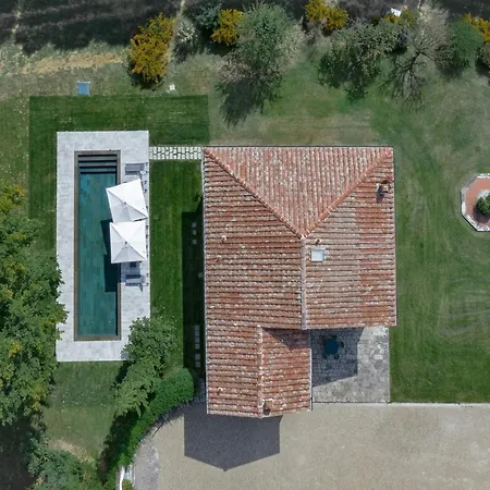 Restful In With Swimming Pool Holiday home *