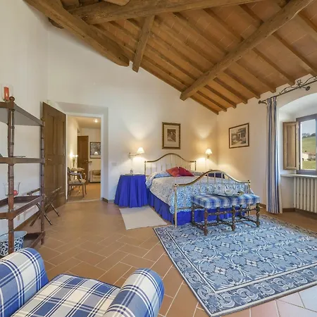 Restful In With Swimming Pool Holiday home *