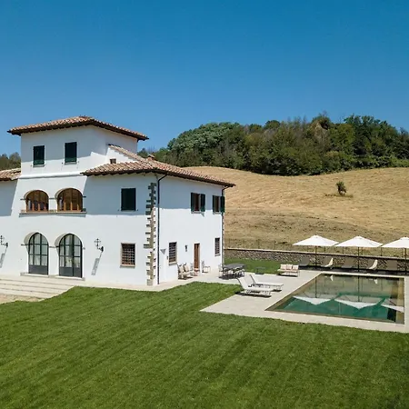Restful In With Swimming Pool Holiday home