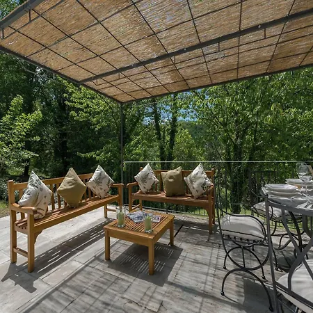Restful In With Swimming Pool *
