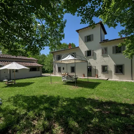 Holiday home Restful In With Swimming Pool